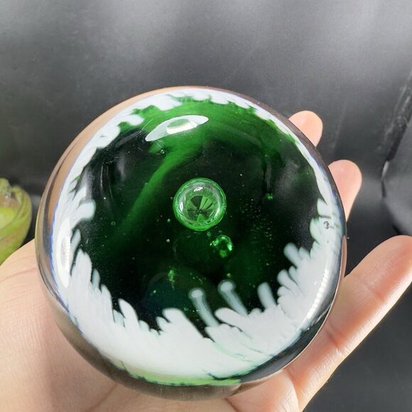 Venetian Glass Paperweight Bulls Eye Manganese 365nm Green UV Glow Italian Glass - Picture 9 of 13